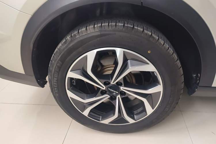 Used Haval Fierce Dragon Max 2023 1.5L Hi4 105 Four-Wheel Drive Navigation Edition Right Rear Wheel Hub