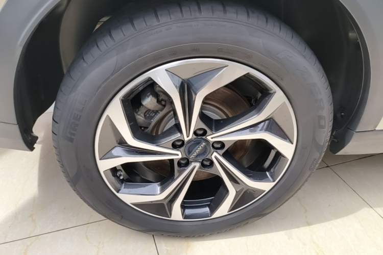 Used Haval Fierce Dragon Max 2023 1.5L Hi4 105 Four-Wheel Drive Smart Flagship Edition Right Rear Wheel Hub