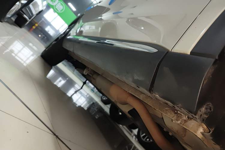 Used Haval Fierce Dragon Max 2023 1.5L Hi4 105 Four-Wheel Drive Navigation Edition Right Side Sill