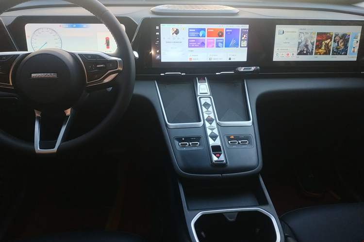 Used Haval Fierce Dragon Max 2023 1.5L Hi4 105 Four-Wheel Drive Elite Edition Audio And AC Panel