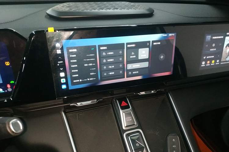 Used Haval Fierce Dragon Max 2023 1.5L Hi4 105 Four-Wheel Drive Elite Edition Audio And AC Panel