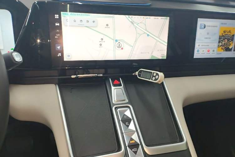 Used Haval Fierce Dragon Max 2023 1.5L Hi4 105 Four-Wheel Drive Navigation Edition Audio And AC Panel