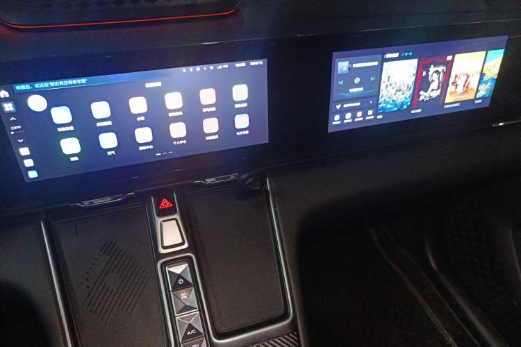 Used Haval Fierce Dragon Max 2023 1.5L Hi4 105 Four-Wheel Drive Smart Flagship Edition Audio And AC Panel