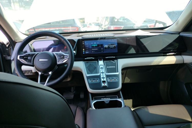 Used Haval Fierce Dragon Max 2023 1.5L Hi4 105 Four-Wheel Drive Smart Flagship Edition Center Console