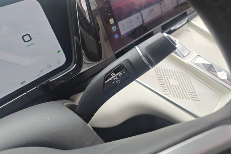 Used Haval Fierce Dragon Max 2023 1.5L Hi4 105 Four-Wheel Drive Smart Flagship Edition Gear Lever