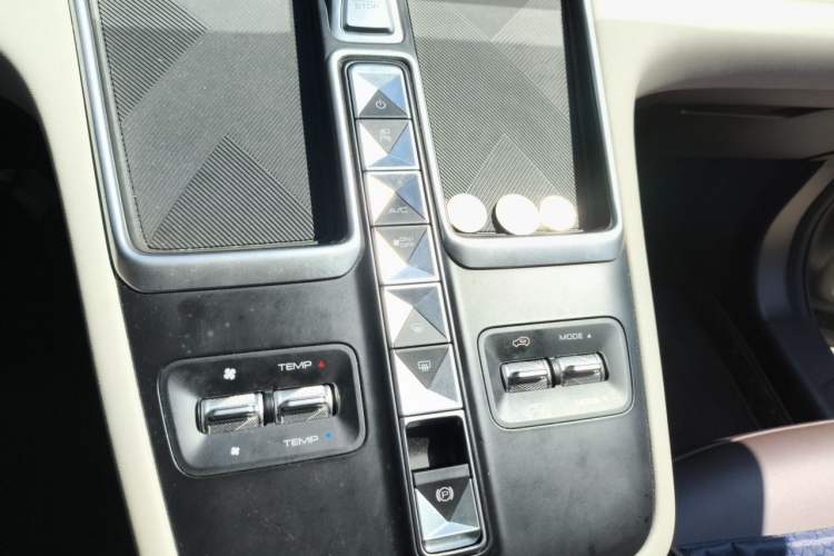 Used Haval Fierce Dragon Max 2023 1.5L Hi4 105 Four-Wheel Drive Navigation Edition Gear Lever