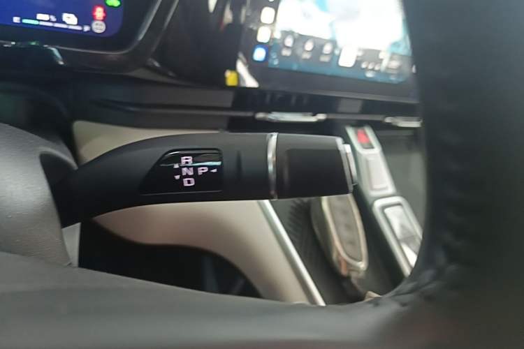 Used Haval Fierce Dragon Max 2023 1.5L Hi4 105 Four-Wheel Drive Smart Flagship Edition Gear Lever