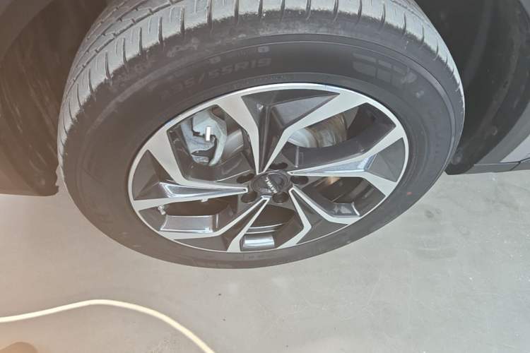 Used Haval Fierce Dragon Max 2023 1.5L Hi4 105 Four-Wheel Drive Navigation Edition Left Front Wheel Hub