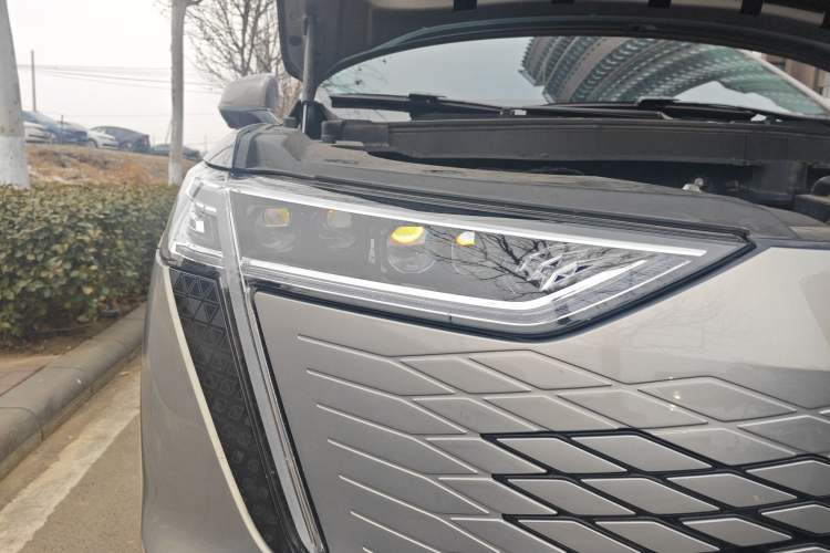 Used Haval Fierce Dragon Max 2023 1.5L Hi4 105 Four-Wheel Drive Smart Flagship Edition Right Front Headlight