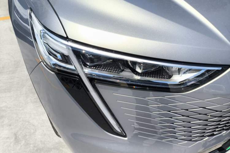 Used Haval Fierce Dragon Max 2023 1.5L Hi4 105 Four-Wheel Drive Navigation Edition Right Front Headlight