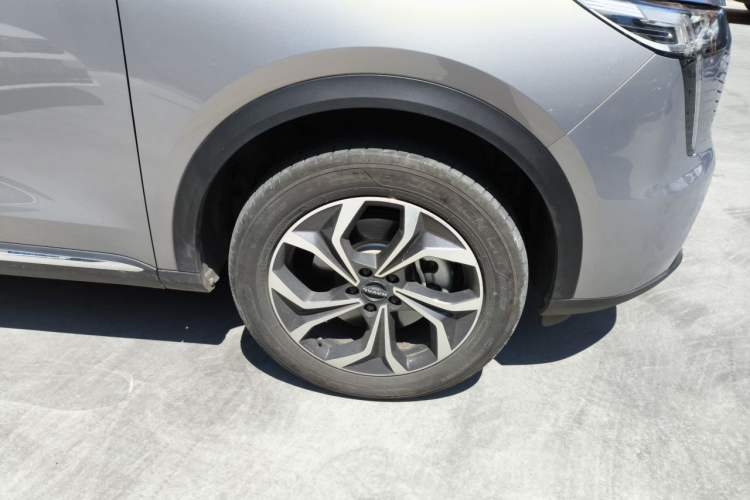 Used Haval Fierce Dragon Max 2023 1.5L Hi4 105 Four-Wheel Drive Navigation Edition Right Front Wheel Hub