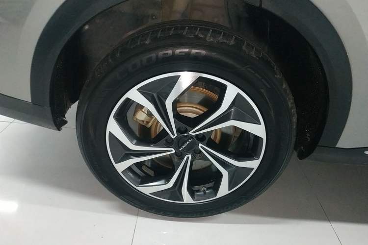 Used Haval Fierce Dragon Max 2023 1.5L Hi4 105 Four-Wheel Drive Elite Edition Right Rear Wheel Hub