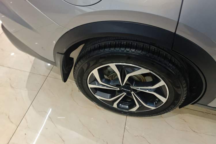 Used Haval Fierce Dragon Max 2023 1.5L Hi4 105 Four-Wheel Drive Smart Flagship Edition Right Rear Wheel Hub