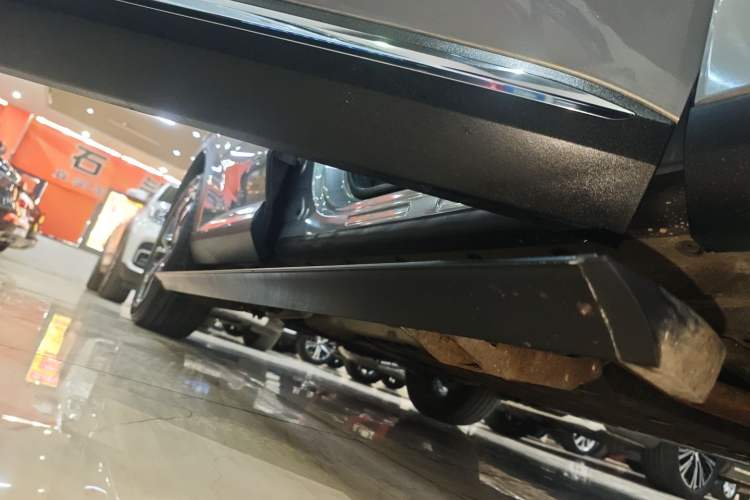 Used Haval Fierce Dragon Max 2023 1.5L Hi4 105 Four-Wheel Drive Smart Flagship Edition Right Side Sill