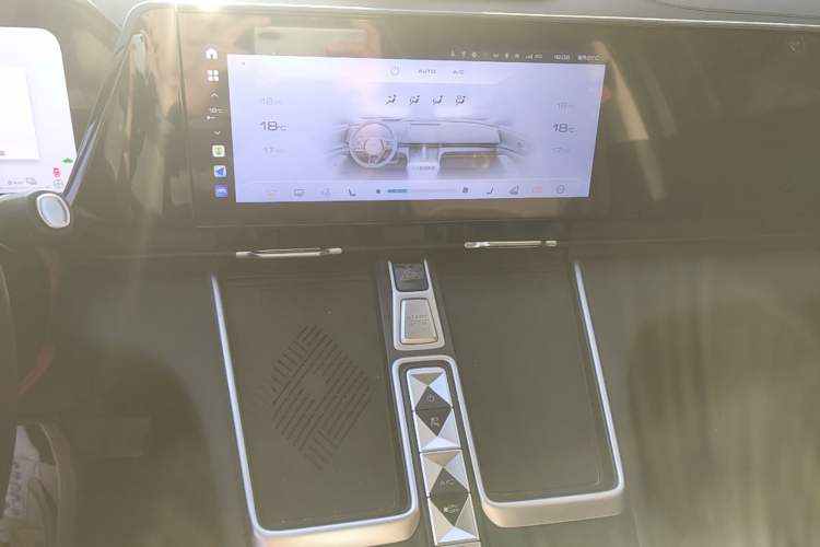 Used Haval Fierce Dragon Max 2023 1.5L Hi4 105 Four-Wheel Drive Smart Flagship Edition Audio And AC Panel