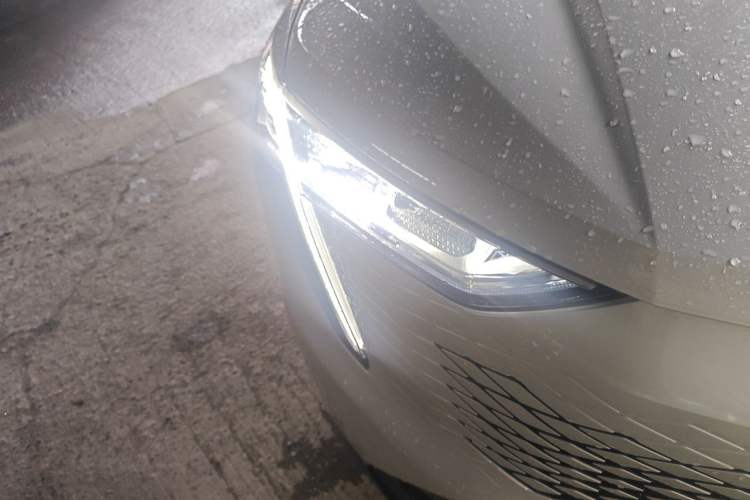 Used Haval Fierce Dragon Max 2023 1.5L Hi4 105 Four-Wheel Drive Navigation Edition Right Front Headlight