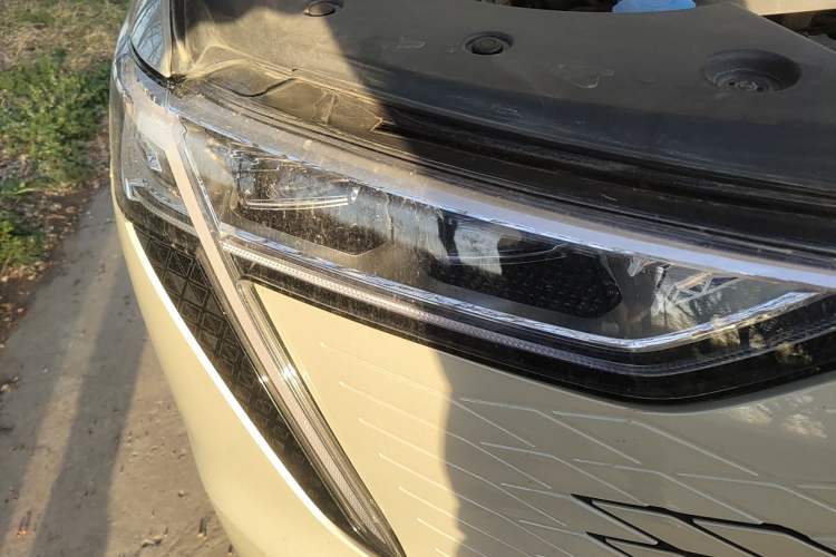 Used Haval Fierce Dragon Max 2023 1.5L Hi4 105 Four-Wheel Drive Smart Flagship Edition Right Front Headlight