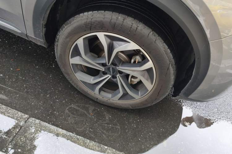 Used Haval Fierce Dragon Max 2023 1.5L Hi4 105 Four-Wheel Drive Navigation Edition Right Front Wheel Hub