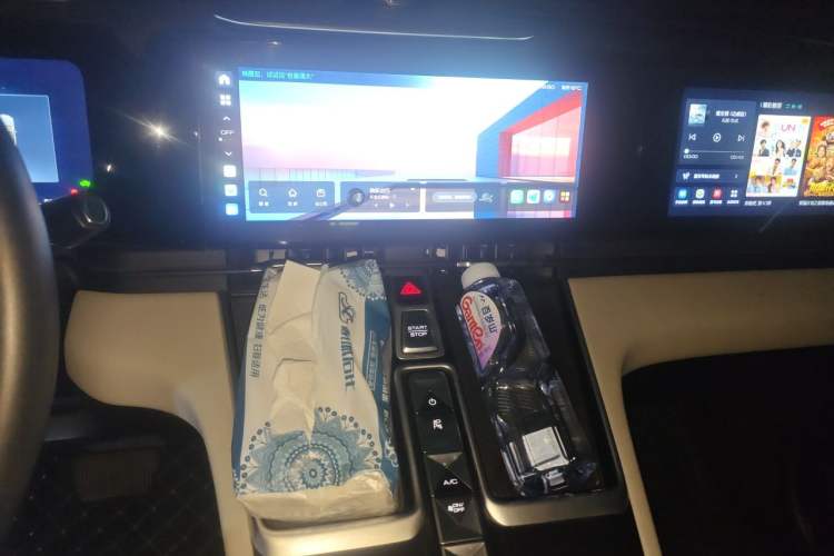 Used Haval Fierce Dragon Max 2023 1.5L Hi4 105 Four-Wheel Drive Smart Flagship Edition Audio And AC Panel