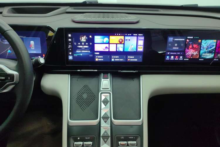 Used Haval Fierce Dragon Max 2023 1.5L Hi4 105 Four-Wheel Drive Smart Flagship Edition Audio And AC Panel