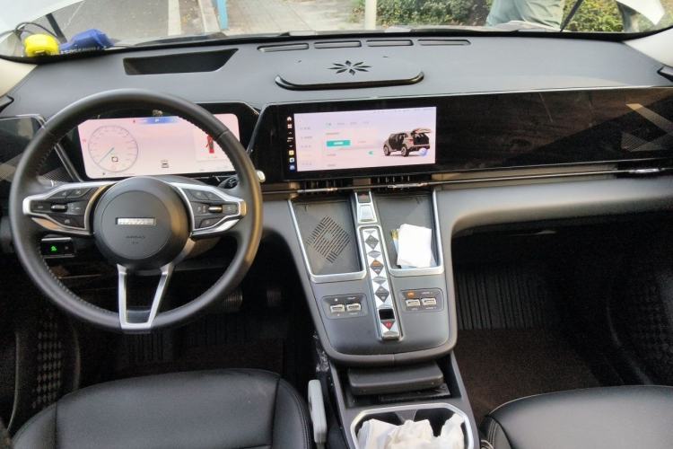 Used Haval Fierce Dragon Max 2023 1.5L Hi4 105 Four-Wheel Drive Smart Flagship Edition Center Console