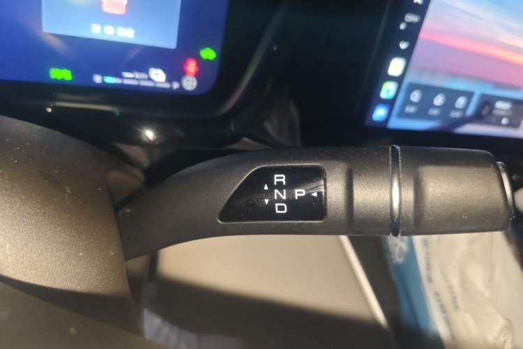 Used Haval Fierce Dragon Max 2023 1.5L Hi4 105 Four-Wheel Drive Smart Flagship Edition Gear Lever