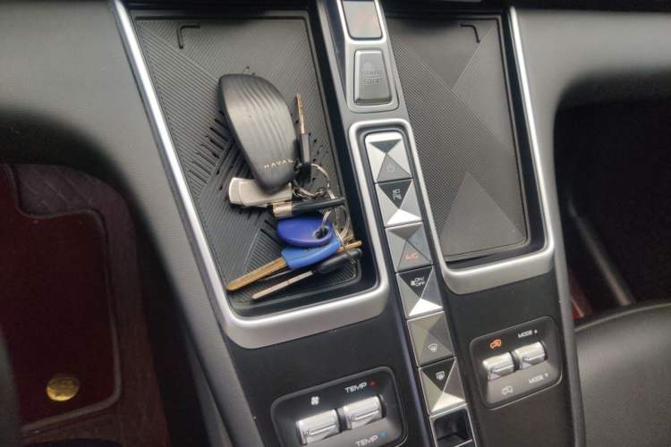 Used Haval Fierce Dragon Max 2023 1.5L Hi4 105 Four-Wheel Drive Smart Flagship Edition Gear Lever