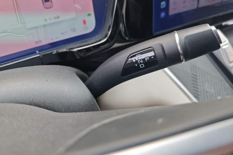Used Haval Fierce Dragon Max 2023 1.5L Hi4 105 Four-Wheel Drive Smart Flagship Edition Gear Lever