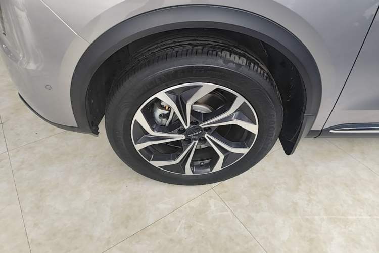 Used Haval Fierce Dragon Max 2023 1.5L Hi4 105 Four-Wheel Drive Smart Flagship Edition Left Front Wheel Hub