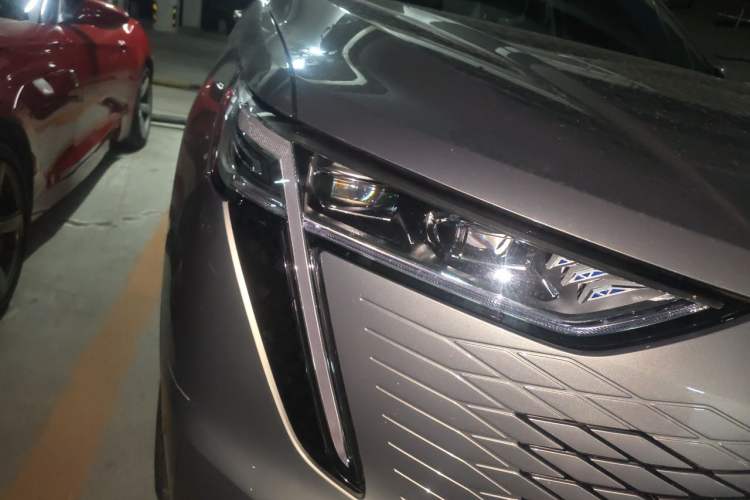 Used Haval Fierce Dragon Max 2023 1.5L Hi4 105 Four-Wheel Drive Smart Flagship Edition Right Front Headlight