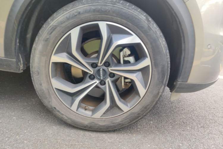 Used Haval Fierce Dragon Max 2023 1.5L Hi4 105 Four-Wheel Drive Smart Flagship Edition Right Front Wheel Hub