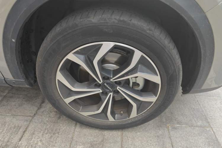 Used Haval Fierce Dragon Max 2023 1.5L Hi4 105 Four-Wheel Drive Smart Flagship Edition Right Front Wheel Hub
