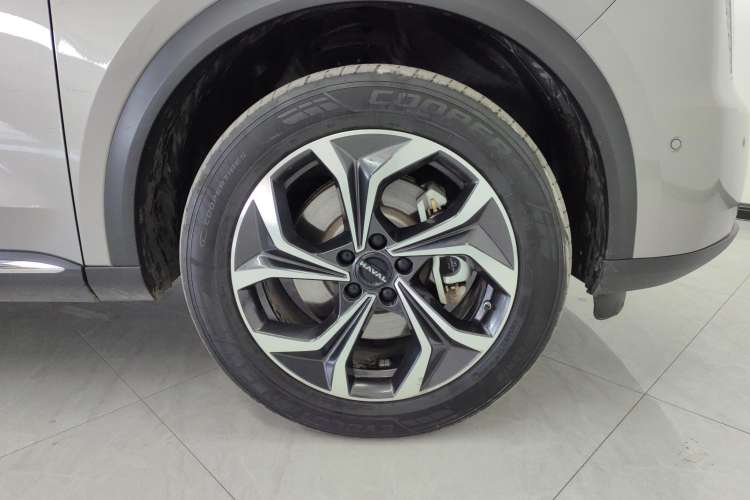 Used Haval Fierce Dragon Max 2023 1.5L Hi4 105 Four-Wheel Drive Smart Flagship Edition Right Front Wheel Hub