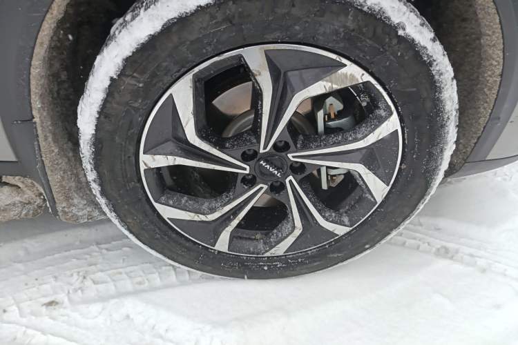 Used Haval Fierce Dragon Max 2023 1.5L Hi4 105 Four-Wheel Drive Navigation Edition Right Front Wheel Hub