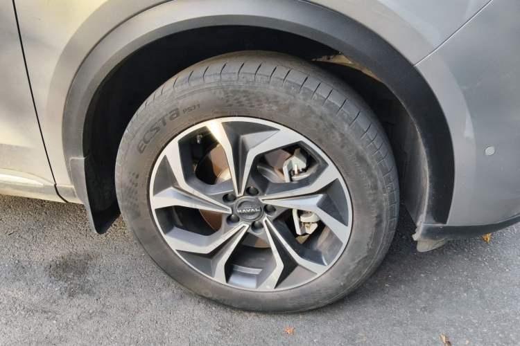 Used Haval Fierce Dragon Max 2023 1.5L Hi4 105 Four-Wheel Drive Smart Flagship Edition Right Front Wheel Hub