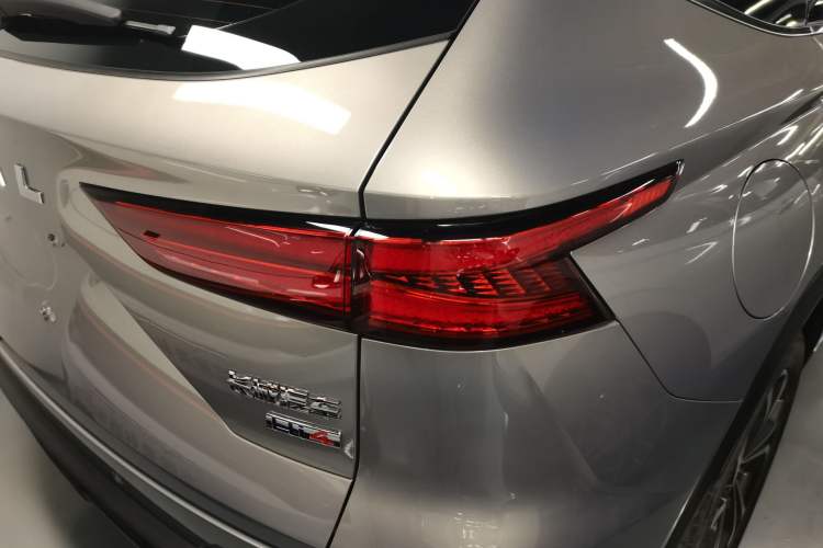 Used Haval Fierce Dragon Max 2023 1.5L Hi4 105 Four-Wheel Drive Navigation Edition Right Rear Taillight
