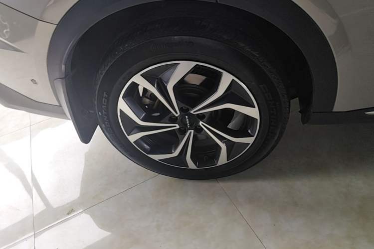 Used Haval Fierce Dragon Max 2023 1.5L Hi4 105 Four-Wheel Drive Smart Flagship Edition Right Rear Wheel Hub