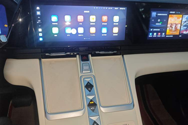 Used Haval Fierce Dragon Max 2023 1.5L Hi4 105 Four-Wheel Drive Elite Edition Audio And AC Panel