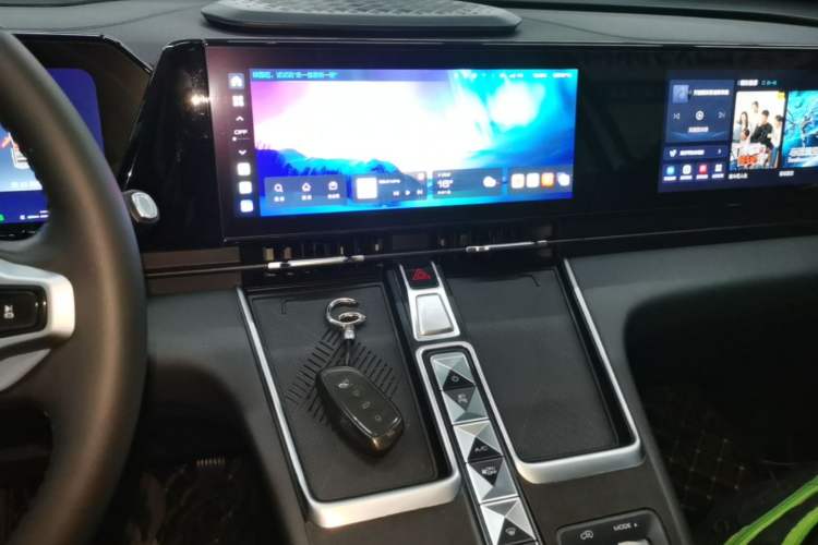 Used Haval Fierce Dragon Max 2023 1.5L Hi4 105 Four-Wheel Drive Smart Flagship Edition Audio And AC Panel