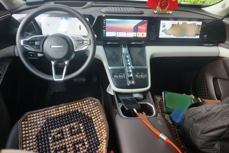 Used Haval Fierce Dragon Max 2023 1.5L Hi4 105 Four-Wheel Drive Smart Flagship Edition Center Console