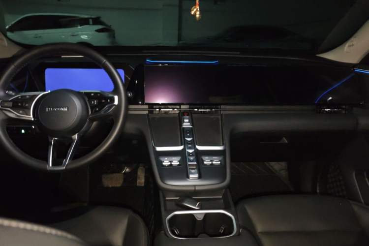 Used Haval Fierce Dragon Max 2023 1.5L Hi4 105 Four-Wheel Drive Navigation Edition Center Console