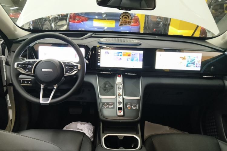 Used Haval Fierce Dragon Max 2023 1.5L Hi4 105 Four-Wheel Drive Smart Flagship Edition Center Console