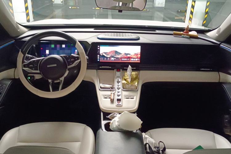 Used Haval Fierce Dragon Max 2023 1.5L Hi4 105 Four-Wheel Drive Navigation Edition Center Console