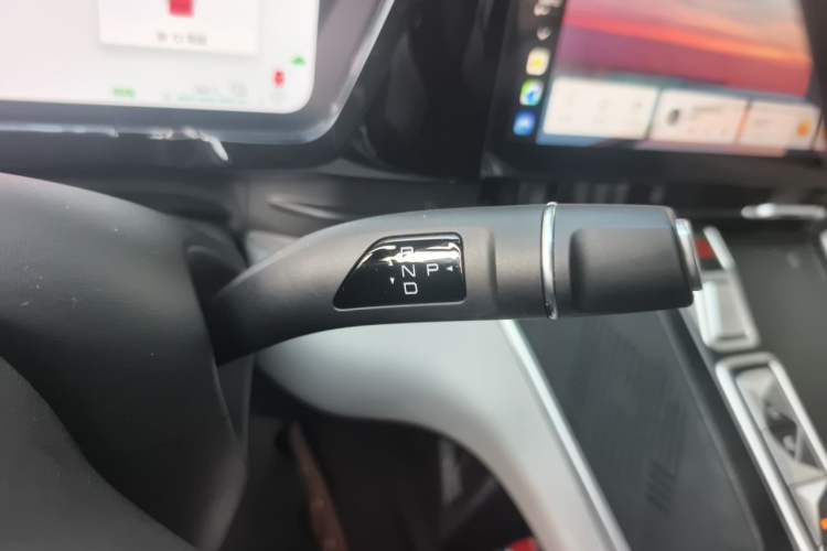 Used Haval Fierce Dragon Max 2023 1.5L Hi4 105 Four-Wheel Drive Smart Flagship Edition Gear Lever