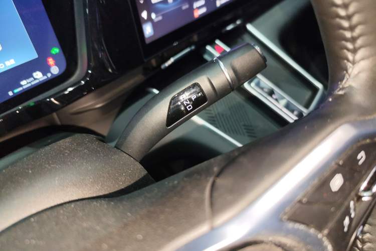 Used Haval Fierce Dragon Max 2023 1.5L Hi4 105 Four-Wheel Drive Smart Flagship Edition Gear Lever
