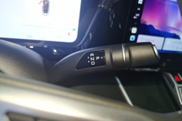 Used Haval Fierce Dragon Max 2023 1.5L Hi4 105 Four-Wheel Drive Smart Flagship Edition Gear Lever