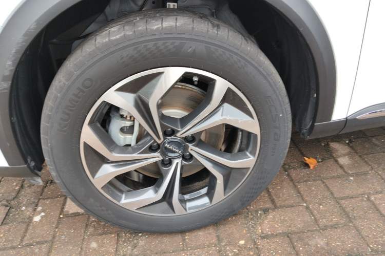 Used Haval Fierce Dragon Max 2023 1.5L Hi4 105 Four-Wheel Drive Navigation Edition Left Front Wheel Hub