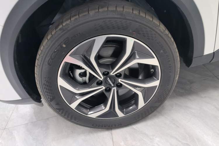 Used Haval Fierce Dragon Max 2023 1.5L Hi4 105 Four-Wheel Drive Navigation Edition Left Front Wheel Hub