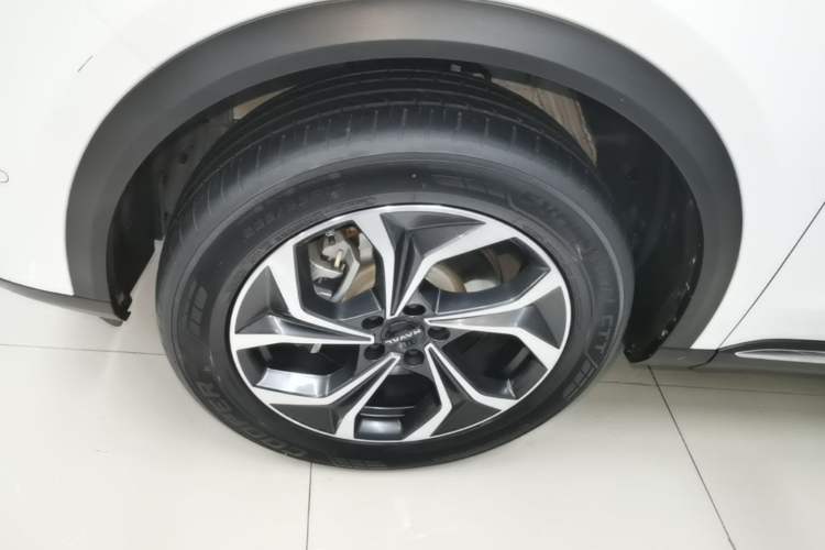 Used Haval Fierce Dragon Max 2023 1.5L Hi4 105 Four-Wheel Drive Smart Flagship Edition Left Front Wheel Hub