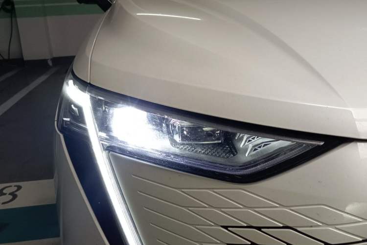 Used Haval Fierce Dragon Max 2023 1.5L Hi4 105 Four-Wheel Drive Navigation Edition Right Front Headlight
